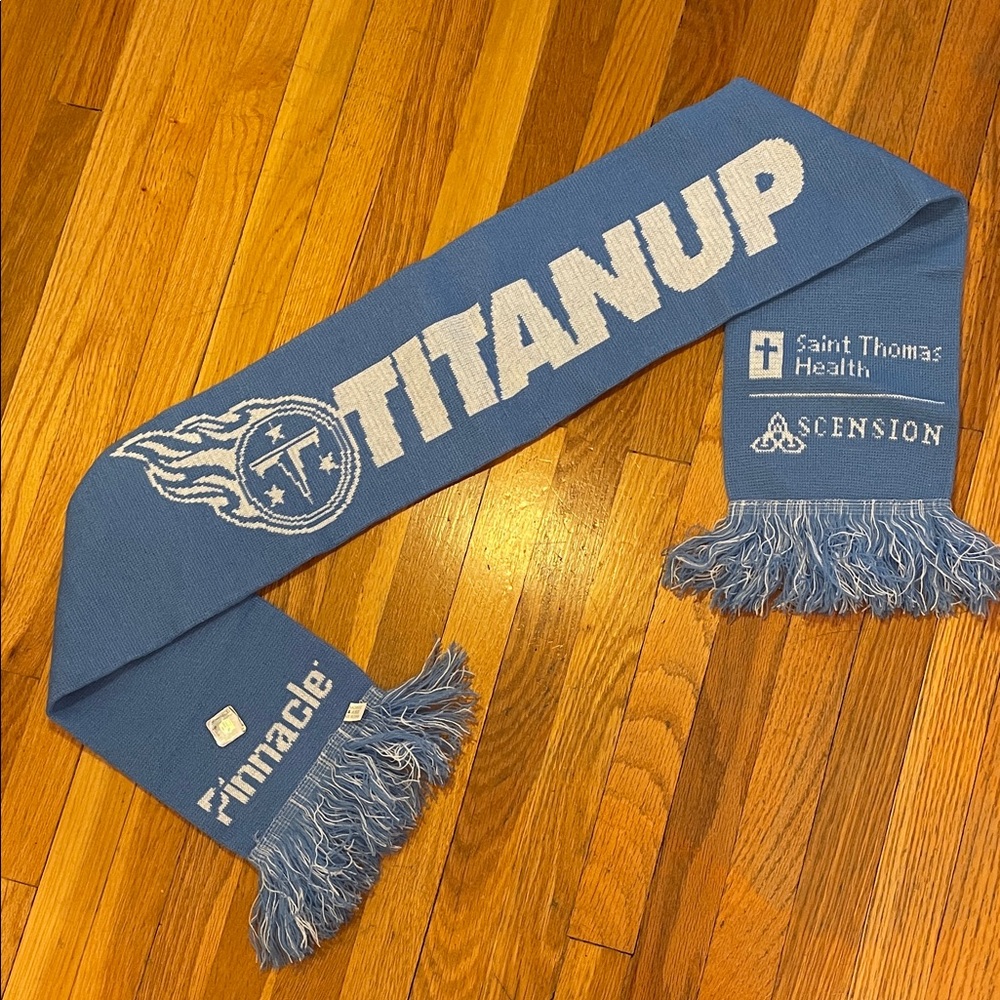 ⭐️NWOT NFL Tennessee Titans TitanUp Scarf with Fringe Football Fan